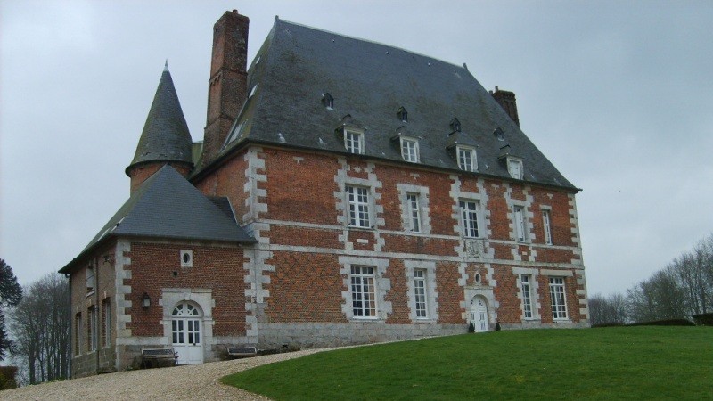 Chateau du XVI ème à louer  entre Rouen et Yvetot, proche des grands axes, 76,  à 1h30 de Paris dans un environnement exceptionnel