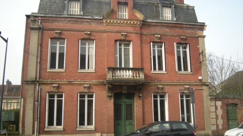 vente d'une belle maison de maître  à Yvetot , 76, Pays de Caux, axe Rouen  Le Havre,   proche des commerces et de la gare SNCF Paris Le Havre
