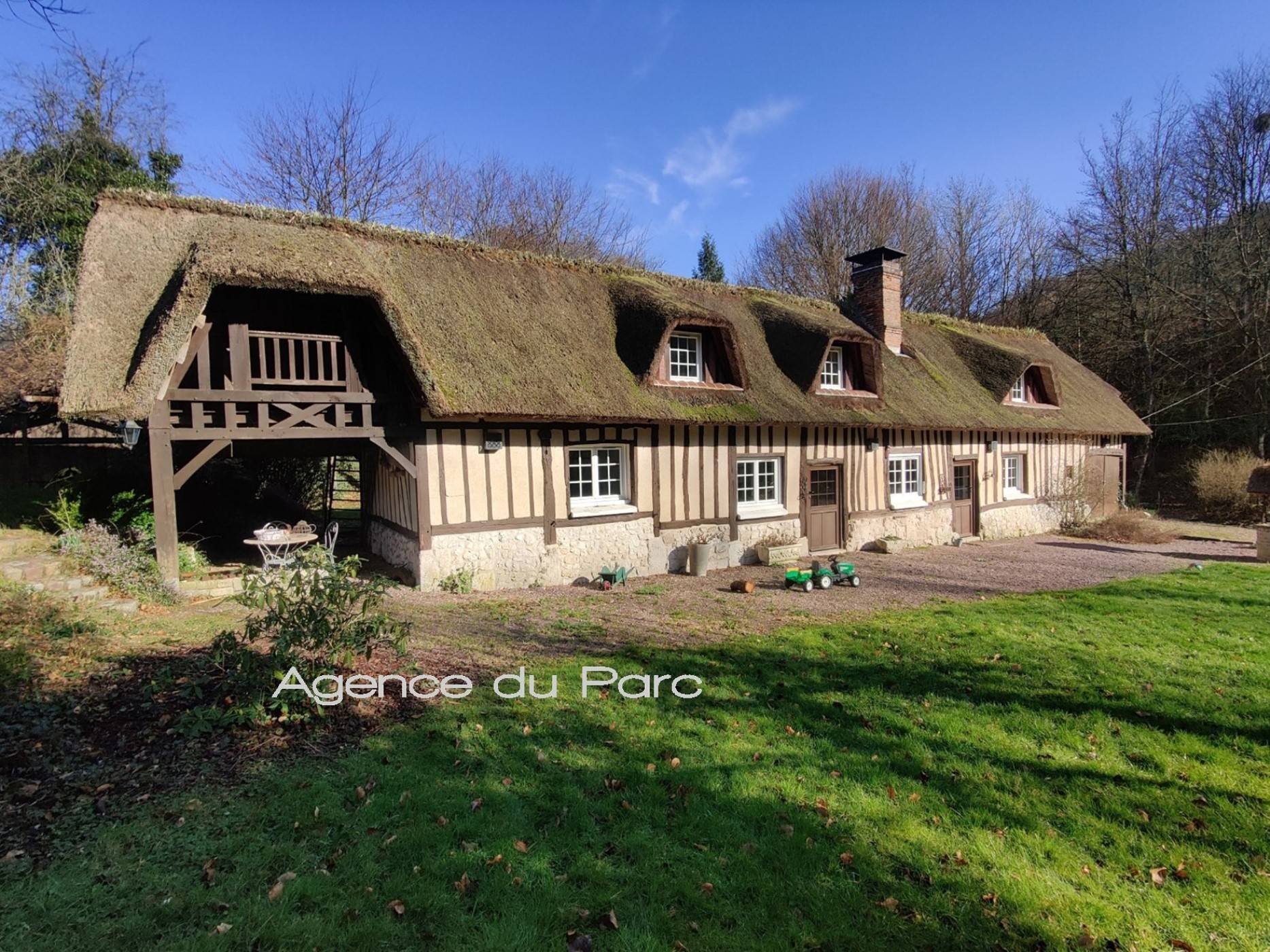 Vente d'une charmante maison normande, en très bon état, sur 5000 m² de terrain env, entre Caudebec en Caux et Yvetot, en Normandie