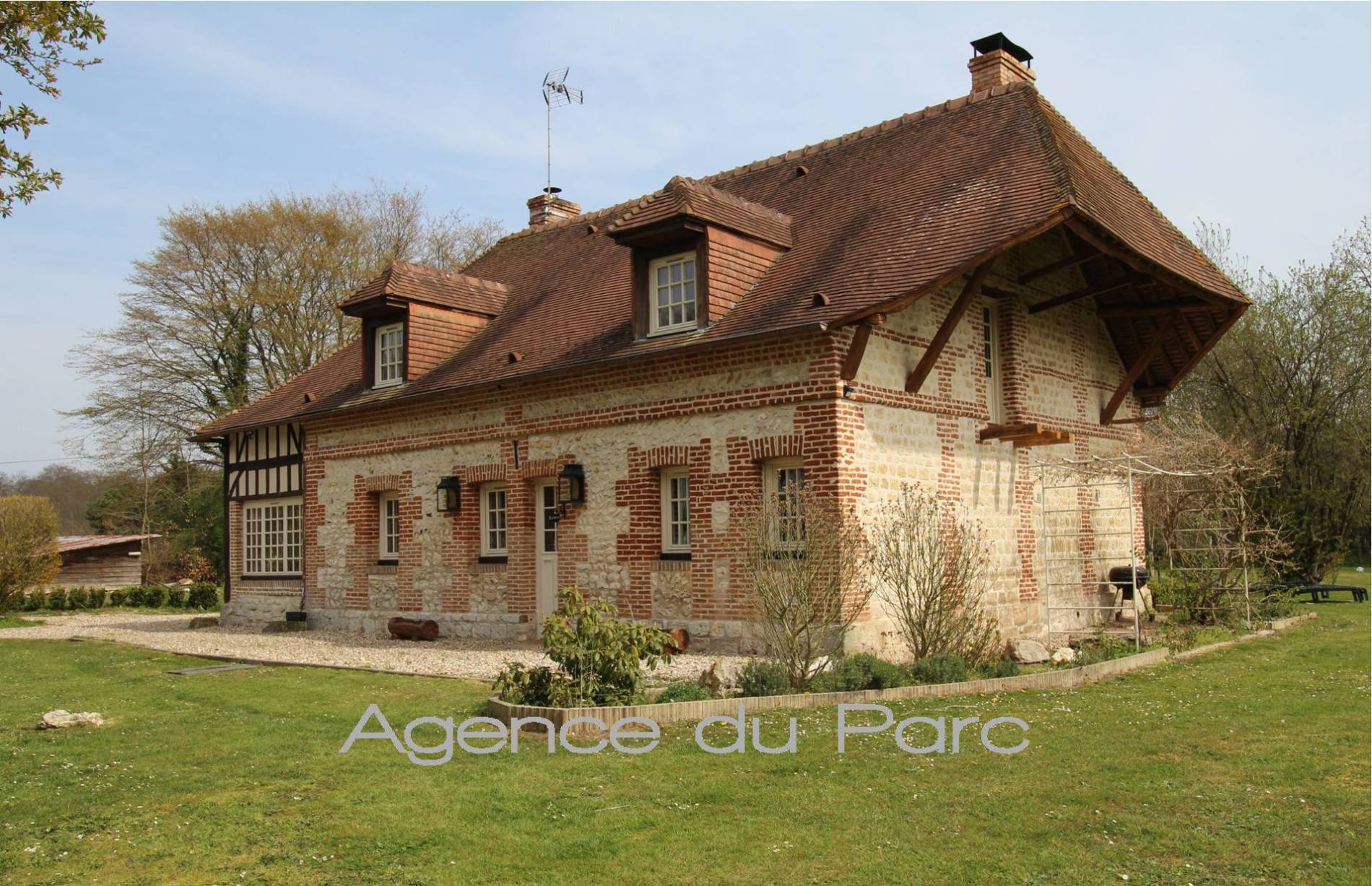 Vente d'une maison XVIIIème, dans un environnement exceptionnel, au cœur de la forêt de Brotonne, en Normandie, à moins de 2 h de Paris