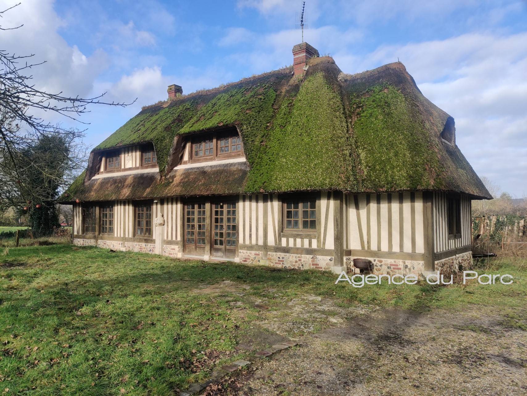 Vente d'une chaumière, dans un bel environnement, sur 6000 m² de terrain, presqu'ile de Brotonne, vallée de Seine, en Normandie