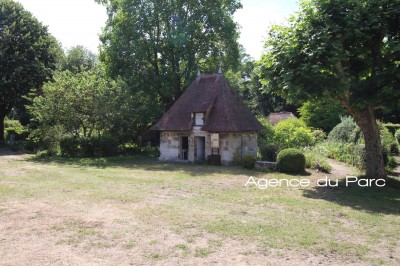 Achat d'un Manoir en pierres du XIIIème dans un environnement préservé en Normandie, à proximité de Rouen, en Vallée de Seine et en bordure de la forêt domaniale de Roumare