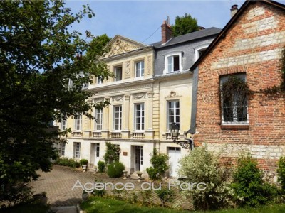 Hotel particulier du XVIIIème à acheter avec sa maison de gardien, Dans la  vallée de la Seine,76, entre Rouen et Le Havre, 