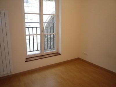 Appartement F2, en très bon état, à louer à  CAUDEBEC EN CAUX, plein centre, Vallée de Seine, 76